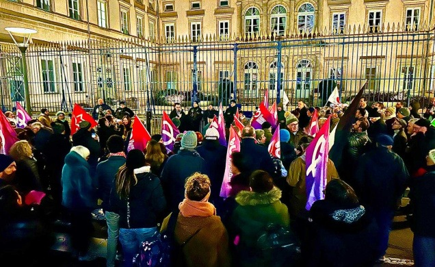 Colère et stupéfaction devant la préfecture du Puy-en-Velay