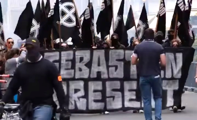 Le défilé du Comité du 9 mai (C9M) rallie tous les groupes ultranationalistes d'Europe à Paris.