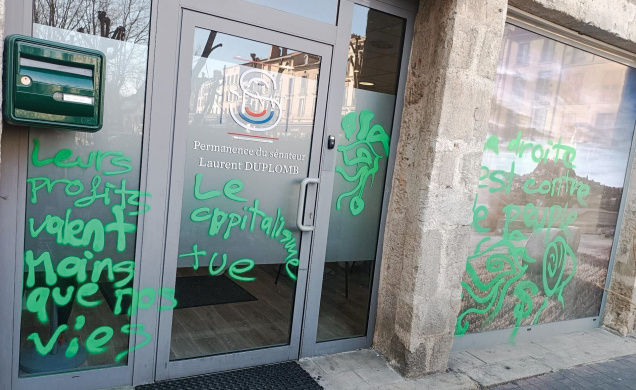 La permanence de Laurent Duplomb prise pour cible par des tags