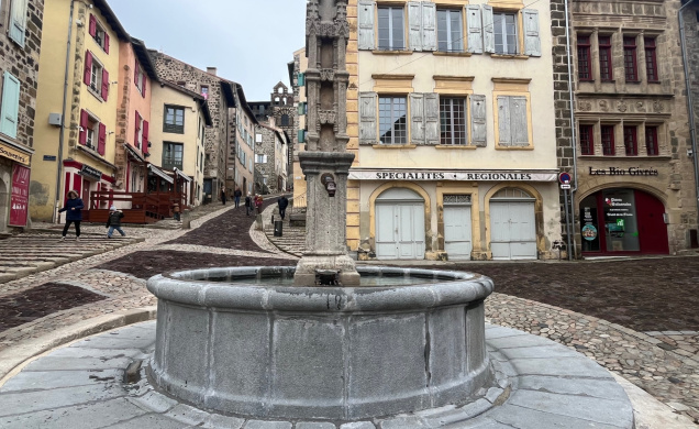 La Fontaine de l’Ange a été officiellement réceptionnée et remise en eau aujourd'hui