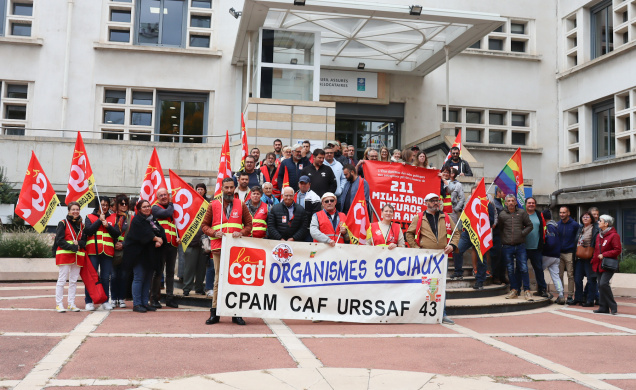 Bannières, drapeaux et porte-voix pour les 80 ans de la Sécurité Sociale