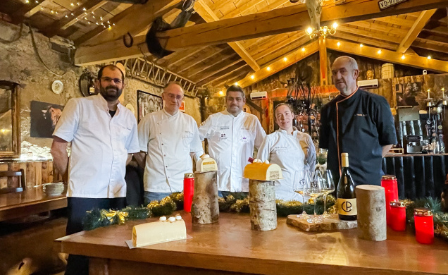 Les chefs signent leur 25ème bûche de Noël