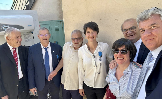 Jessy Trémoulière, décorée de l'Ordre national du Mérite