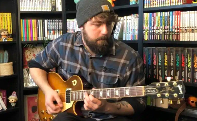 Luc Rivet, ancien de l'Atelier des Arts, est désormais artiste et enseignant guitare. 