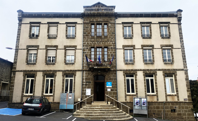 Les élus municipaux se disent humiliés "face à cette décision ubuesque", dixit le maire.