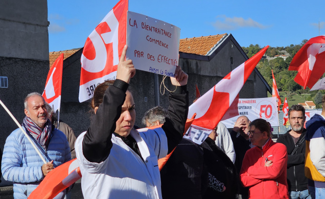 "La bientraitance commence par des effectifs"