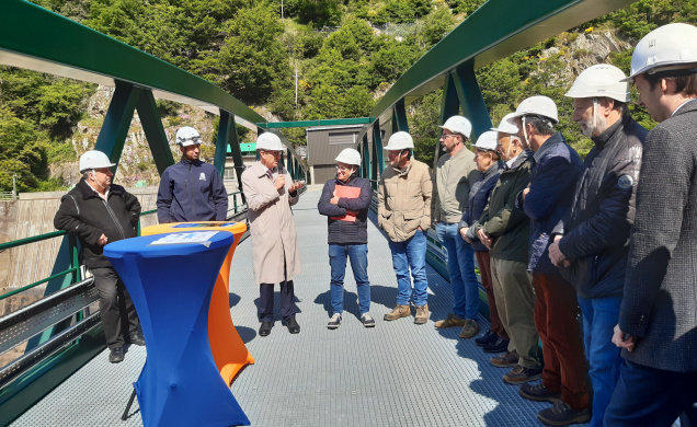 Elus locaux et départementaux étaient venu au lâcher de saumons ce 23 mai 2025