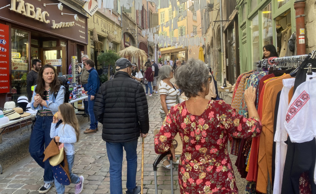 Les commerçants ont investi les trottoirs