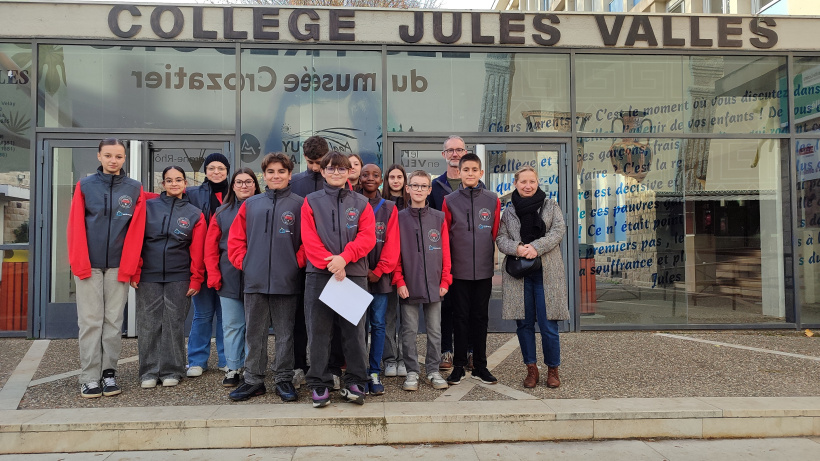 Les onze élèves du collège Jules Vallès sont les aventuriers d'une section inédite. 