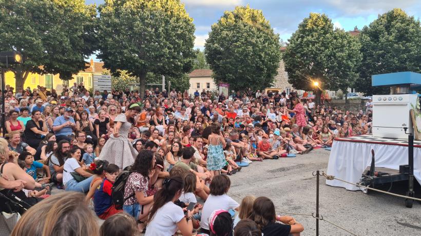 700 personnes ce jeudi 10 août pour le spectacle "La Cuisinière" à Vorey