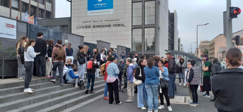 Rendez-vous donné devant le lycée Simone Weil