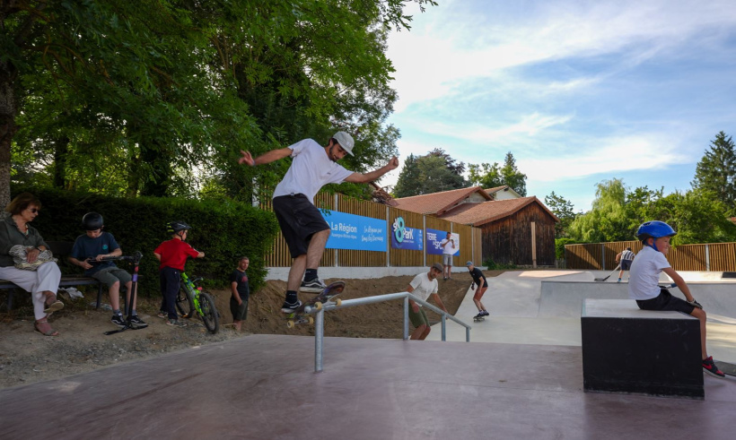 Les riders altiligériens peuvent désormais se défier sur le nouveau skatepark de Craponne