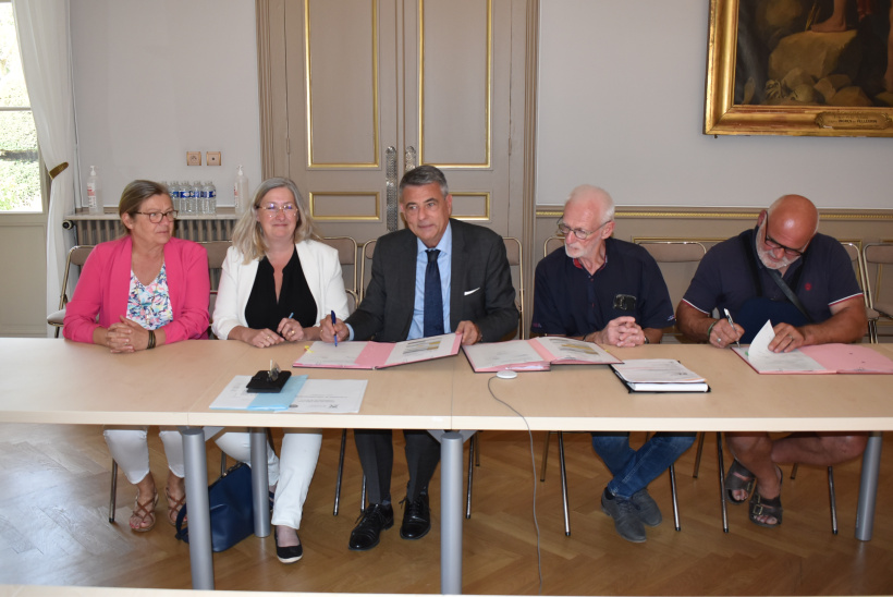 Signature d'un dispositif de soutien en préfecture de Haute-Loire