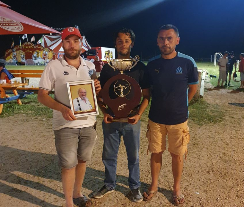 Steven et Thibault, vainqueurs du Challenge L'Enfer avec le président Jérôme Boyer