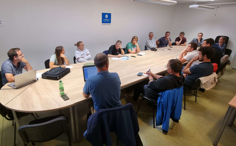 Le comité départemental de badminton durant son assemblée générale.