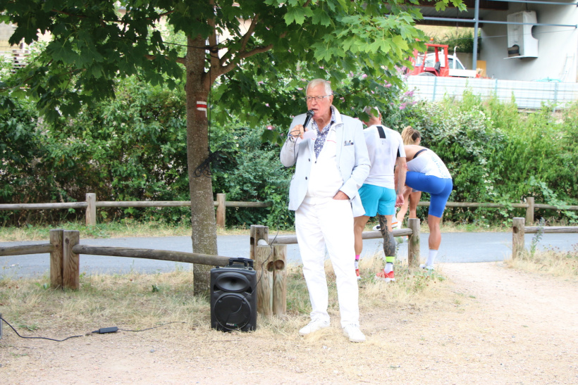 Georges Pugnière anime la course