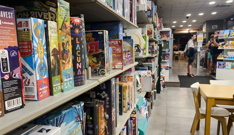 L'espace boutique avec des centaines de jeux disponibles à la vente