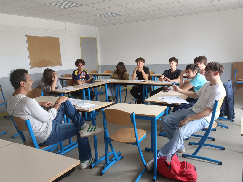 Réunion de rédaction pour les  lycéens