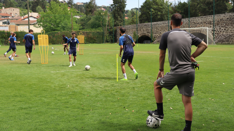 Les joueurs du Puy-en-Velay FC ont retrouvé le chemin de la pelouse