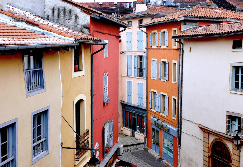Opération colorée pour les immeubles du Puy-en-Velay.