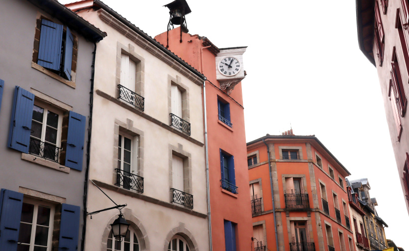 Il fut un temps où chaque quart d'heure sonnait à l'angle des rues. 