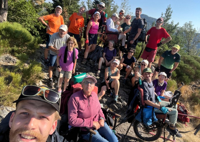 La "joyeuse troupe" sur le chemin