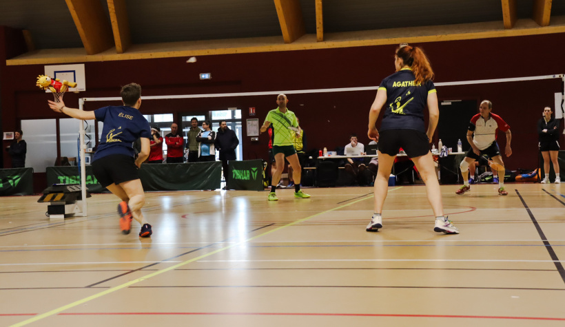 Fille-fille contre garçon-garçon