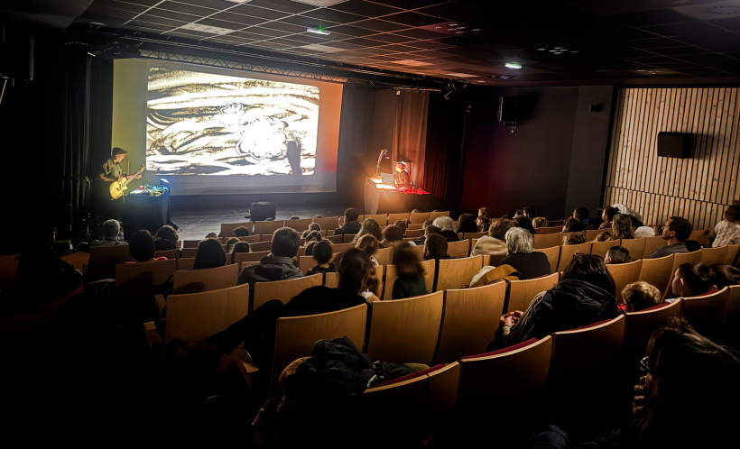 Poucette, spectacle par la Compagnie Caminos