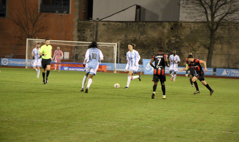 Les ponots ne ménagent pas leur efforts pour percer la défense de Fleury