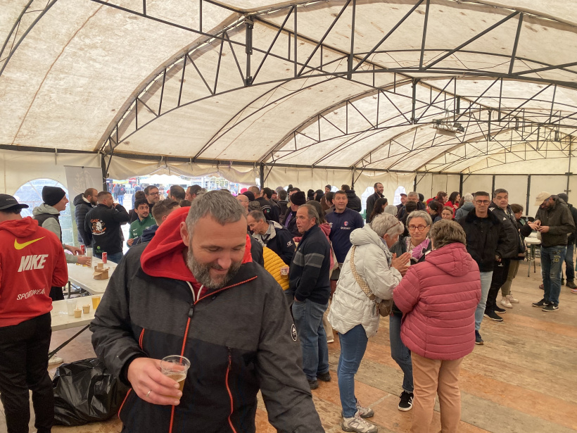 Le chapiteau a accueilli traileurs et visiteurs tout au long de la journée