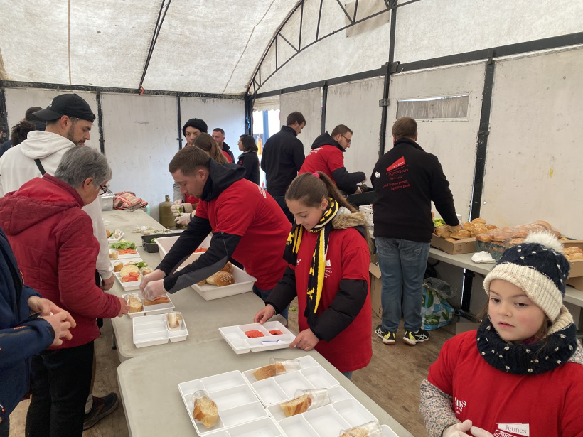 Dès midi, le service a débuté 