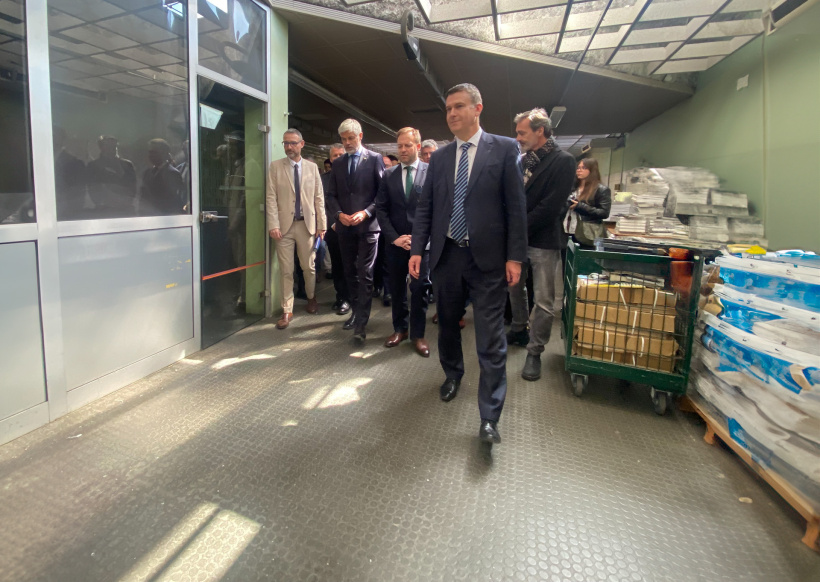 Visite des locaux vanat les premiers travaux