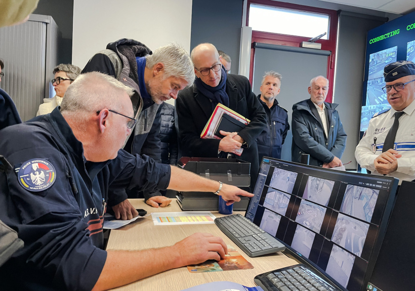 Poste de travail qui permet de visionner plus en détails les images 