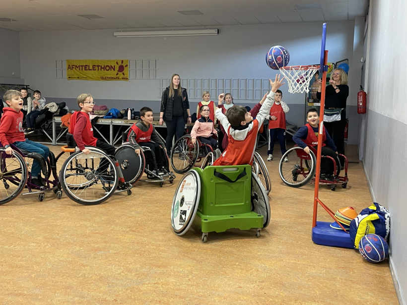 Match de basket fauteuil