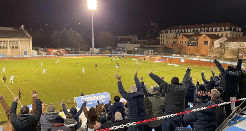 Le public exulte au deuxième but