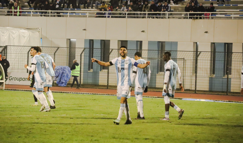 Renald Xhemo ouvre le score à la fin de la première période