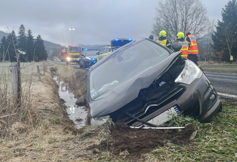 Le véhicule a quitté la chaussée avant d’être immobilisé