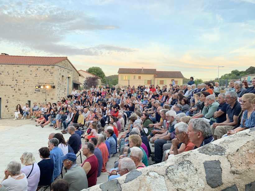 Le public venu nombreux à la première 