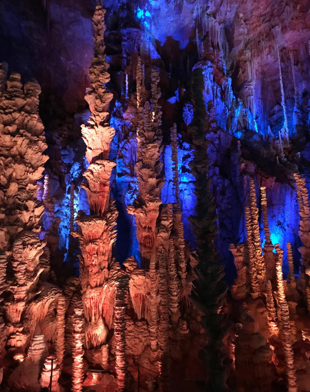 Et vous ? Vous savez la différence entre stalagmite et stalactite ? 