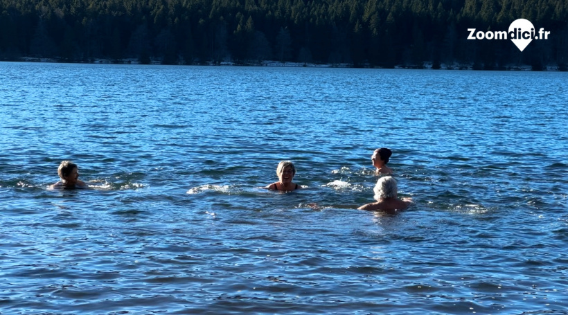 Baignade au lac du Bouchet 