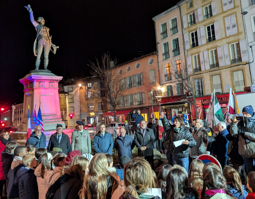 Les nazis voulaient fondre la statue. Elle a été cachée jusqu'à la fin de la guerre. 