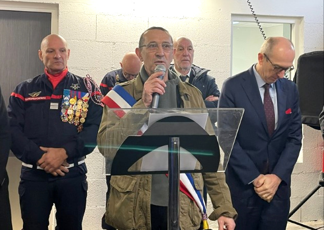 Laurent Barbalat encense celles et ceux qui nous portent secours à tout instant. 