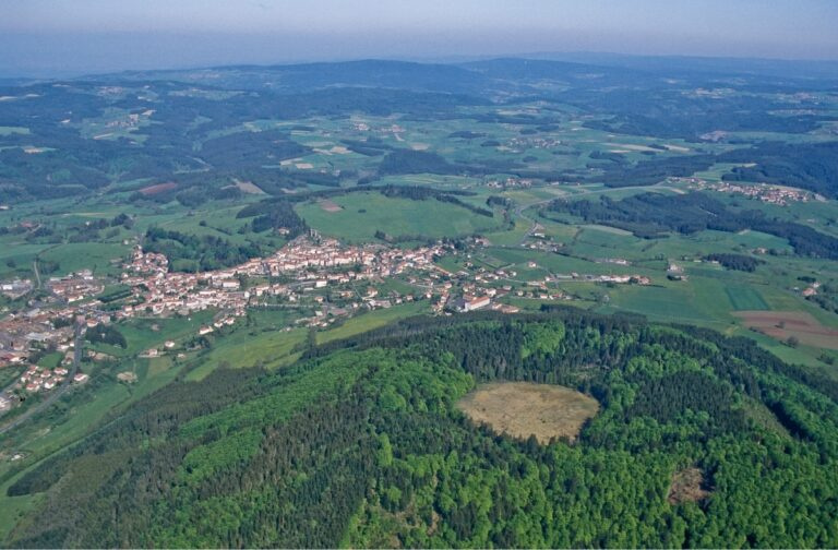 Le Mont Bar et Allègre, lieu prochain d'un fort élan de fraternité entre les peuples.