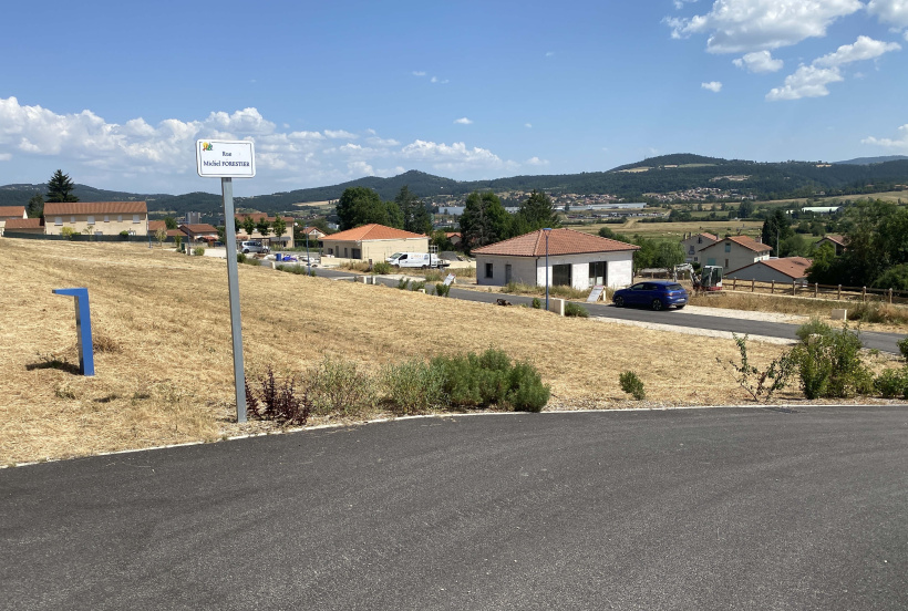 Les terrains en friche seront bientôt occupés par des maisons et la vie qui va avec.