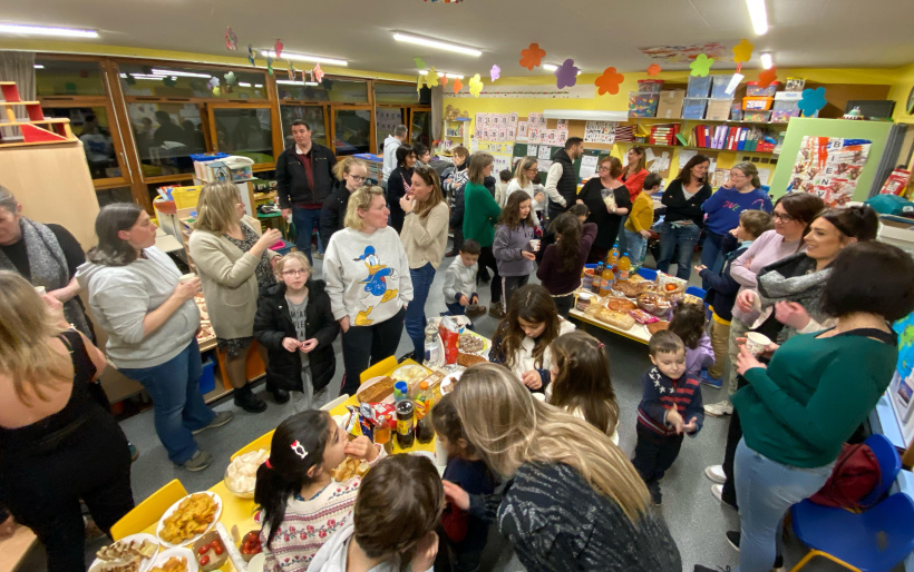 Les parents occupent l'école Lucie Aubrac et réfléchissent aux actions à venir. 