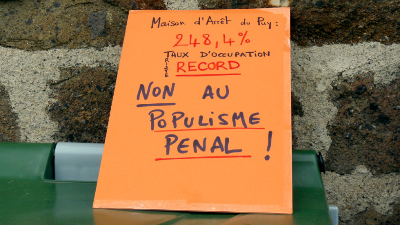 "Taux d'occupation record ; Non au populisme pénal"