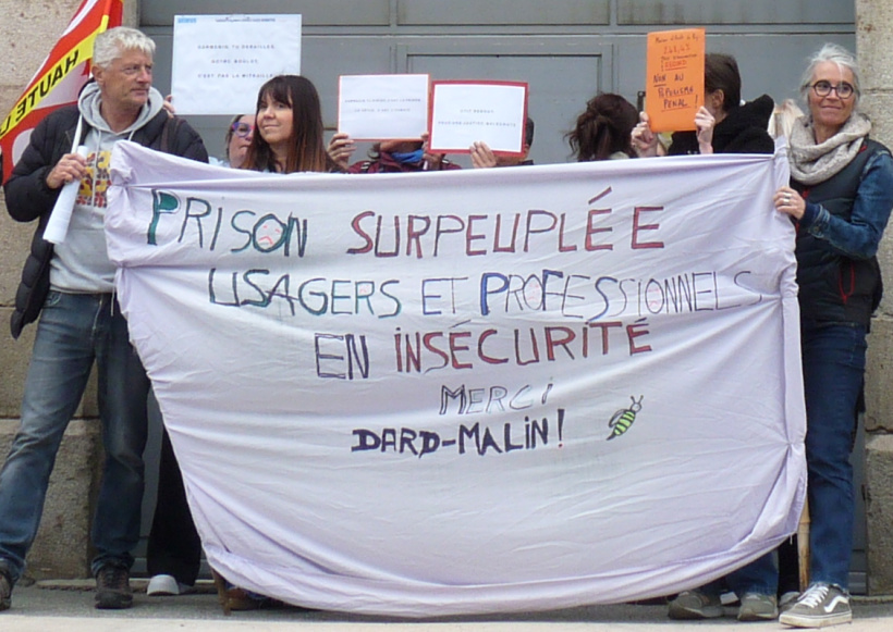 "Prison surpeuplée ; usagers et professionnels en insécurité"
