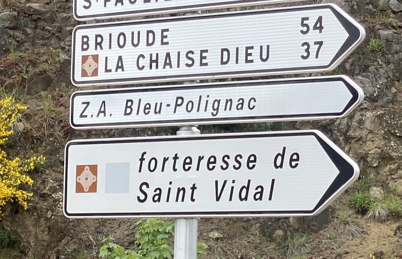 La préfecture a ordonné la censure de l'indication trompeuse. 