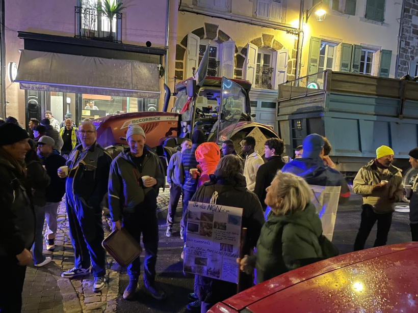 L'accès à la rue Vibert est bloquée par les forces de l'ordre