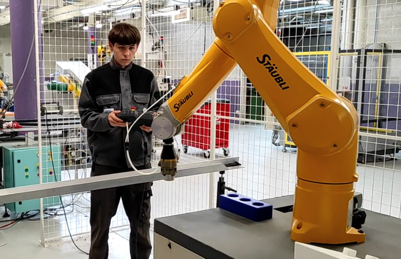 L'IA et la robotique, au service de l'homme dans l'industrie et bien d'autres secteurs. 